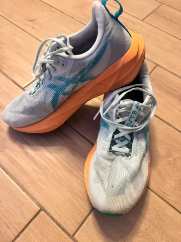 Used Asics NovaBlast 5 Running Shoes