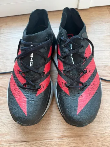 Käytetty Adidas Strung X3 Running Shoes