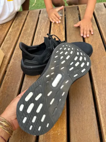 Tweedehands Adidas Ultra Boost bike — afbeelding 2 van 2