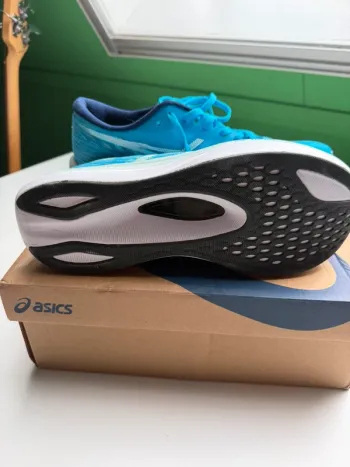 Used Asics Magic Speed 4 bike — image 7 of 10