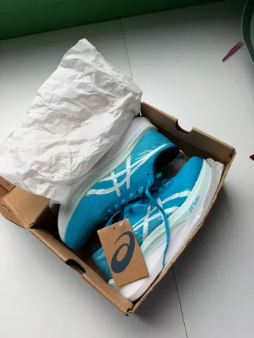 Used Asics Magic Speed 4 Running Shoes