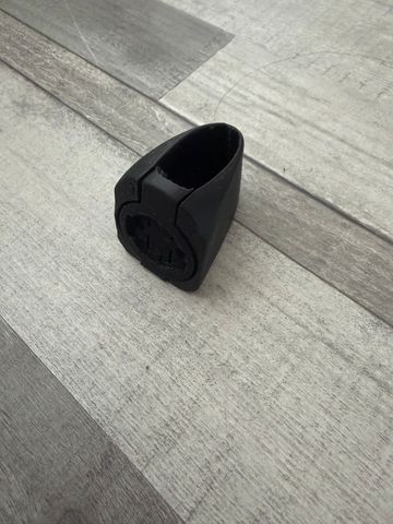 Käytetty Garmin Varia SL7 Mount Cycling Accessories