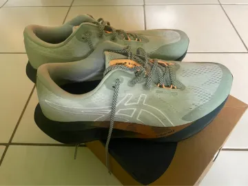 Asics Novablast 5 Running Shoes usato