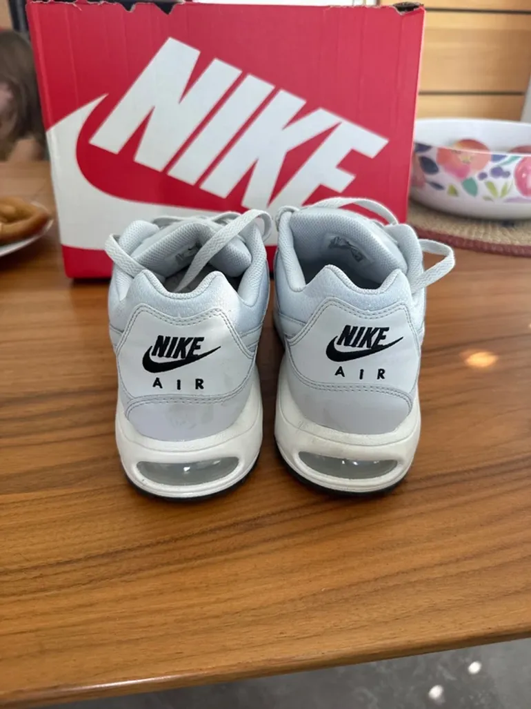 Tweedehands Nike Air Max Command bike — afbeelding 3 van 6