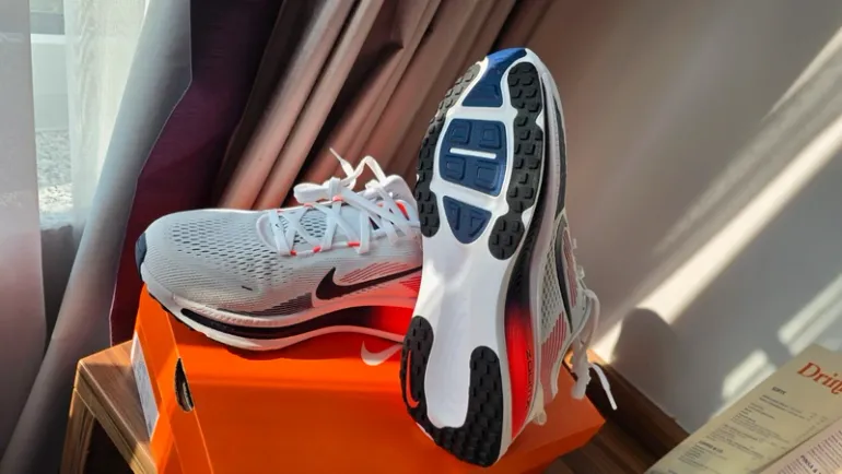 Nike Vomero 18 bike d'occasion — image 6 sur 9