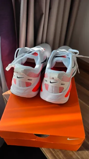Nike Vomero 18 bike d'occasion — image 8 sur 9