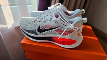 Nike Vomero 18 bike d'occasion — image 4 sur 9