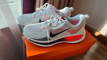 Nike Vomero 18 bike d'occasion — image 2 sur 9