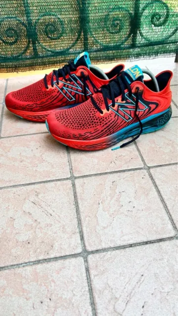 New Balance Fresh Foam 1080v11 London Marathon bike usato — immagine 2 di 7