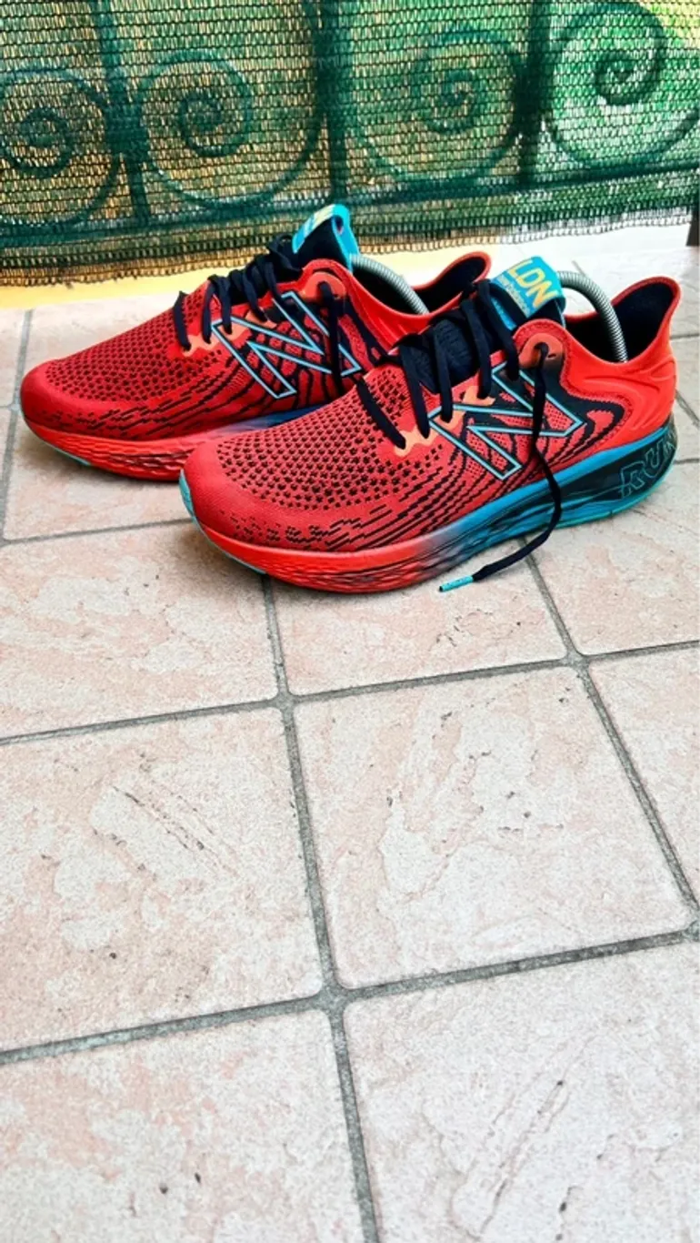 New Balance Fresh Foam 1080v11 London Marathon bike usato — immagine 2 di 7