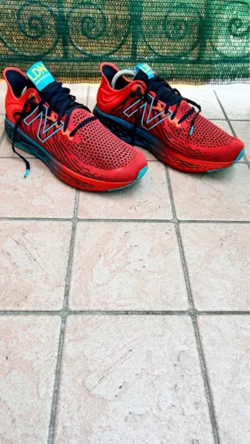 New Balance Fresh Foam 1080v11 London Marathon bike usato — immagine 1 di 7