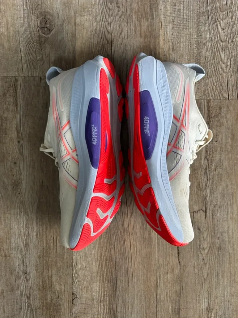 Used Asics Gel Kayano 32 Tokio Edition bike — image 4 of 5