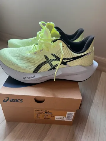 Used Asics Novablast 6 Running Shoes