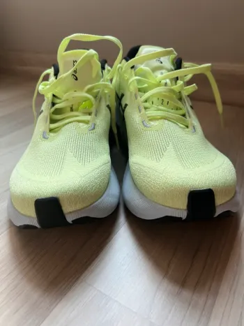 Used Asics Novablast 6 bike — image 7 of 8