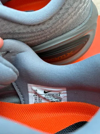 Tweedehands Nike Vomero Plus bike — afbeelding 8 van 9