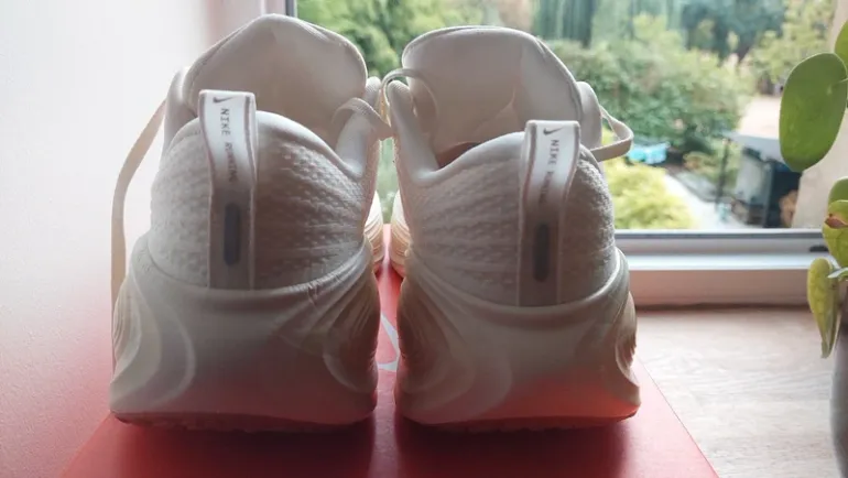 Tweedehands Nike Vomero Plus bike — afbeelding 5 van 7