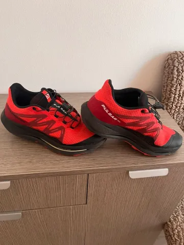 Used Salomon Pulsar Trail Running Shoes