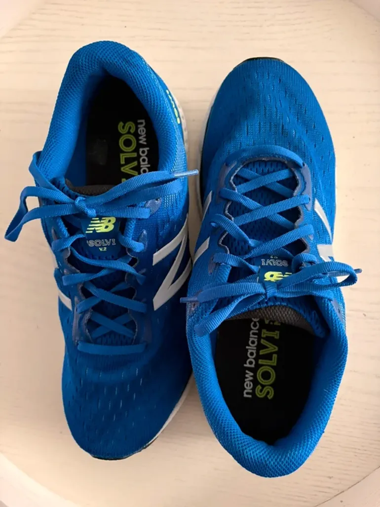 Used New Balance Sneaker Größe 44 bike — image 2 of 4