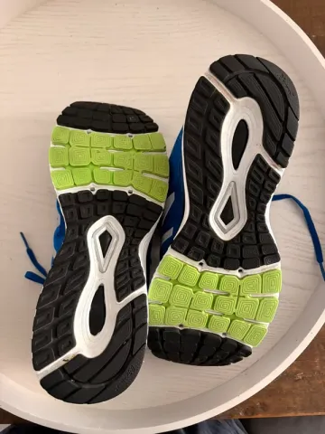 Used New Balance Sneaker Größe 44 bike — image 3 of 4