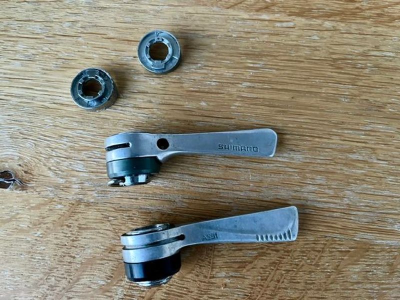Używany Shimano 105 Golden Arrow SL-A105 Drivetrain & Pedals