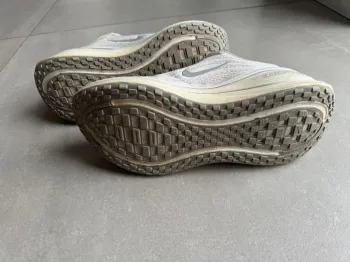 Tweedehands Nike Vomero Plus bike — afbeelding 3 van 4