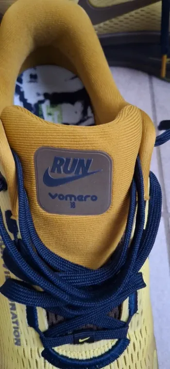 Nike Vomero 18 ZoomX bike d'occasion — image 5 sur 6