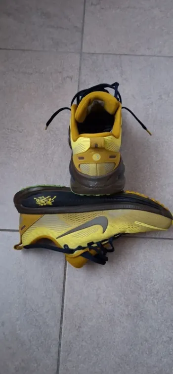 Nike Vomero 18 ZoomX bike d'occasion — image 3 sur 6
