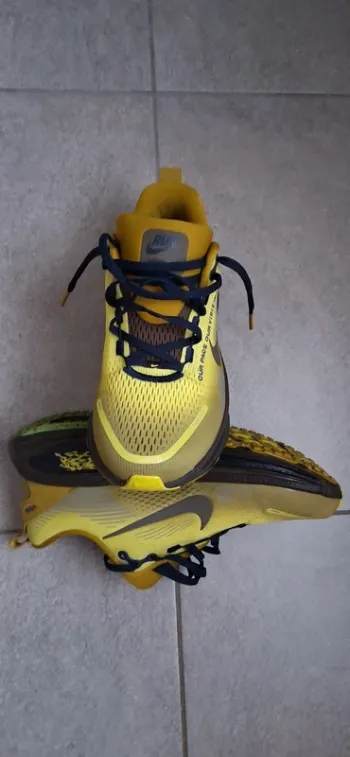 Nike Vomero 18 ZoomX bike d'occasion — image 2 sur 6