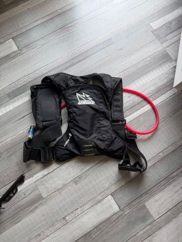 Used USWE Hydration Pack Cycling Accessories