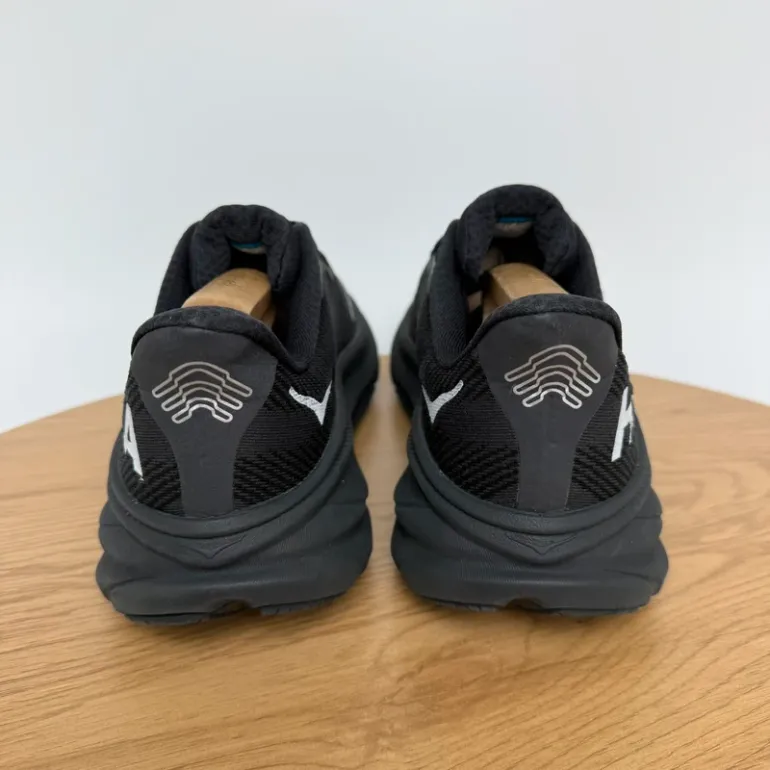 Used Hoka Clifton 9 GTX bike — image 4 of 7