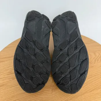 Used Hoka Clifton 9 GTX bike — image 6 of 7