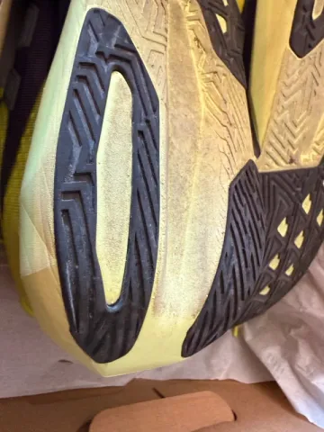 Used New Balance Rebel V5 bike — image 4 of 9