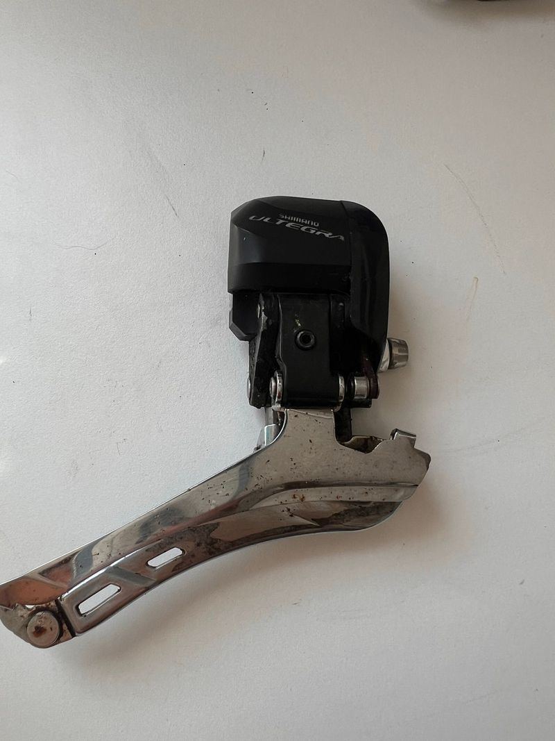 Gebrauchtes Shimano Ultegra Front Derailleur Drivetrain & Pedals