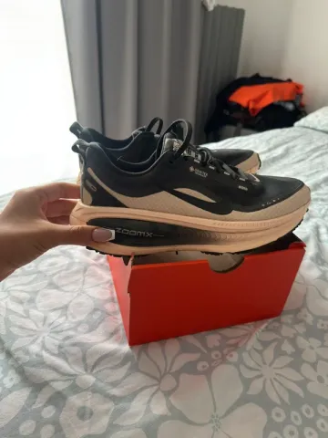 Gebrauchtes Nike Vomero 18 GTX Running Shoes