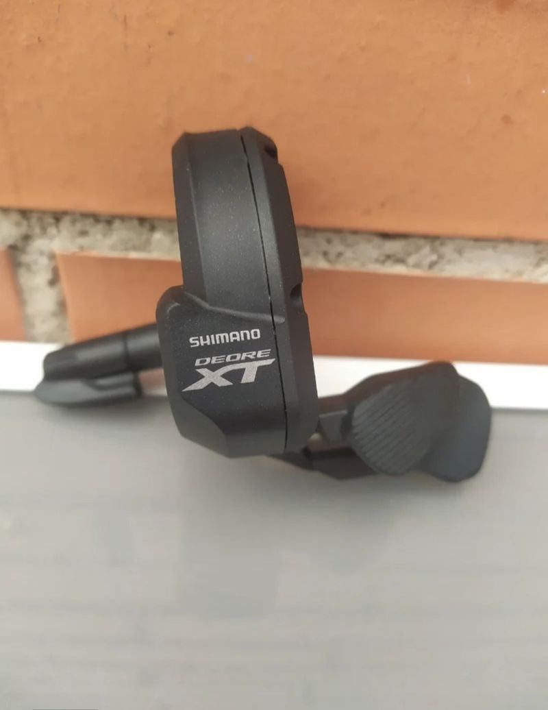 Used Shimano XT Di2 SW-M8050 11v Drivetrain & Pedals