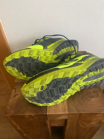 Käytetty New Balance Running Shoes bike — kuva 3 / 4