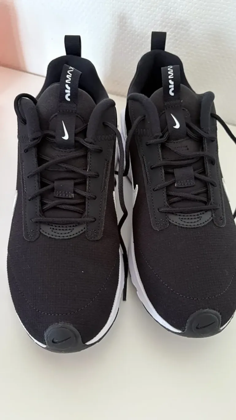 Used Nike Air Max Intark Lite bike — image 5 of 8