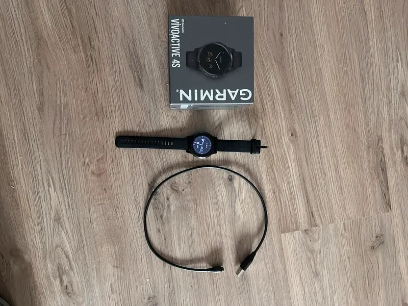 Used Garmin Vivoactive 4S Electronics