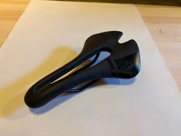Używany Selle Italia Aspide Short Open-Fit Sport Wide 2024 Saddles & Seatposts