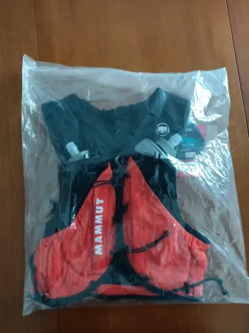 Used Mammut Aenergy Trail Vest 12 bike — image 1 of 3