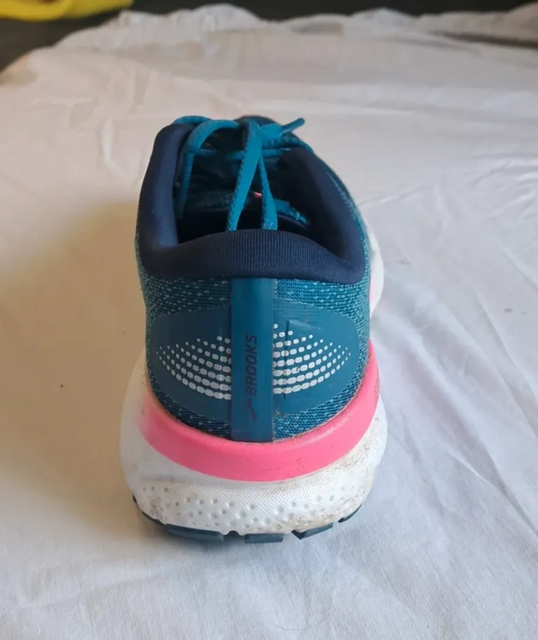 Used Brooks Ghost 16 GTX bike — image 3 of 8