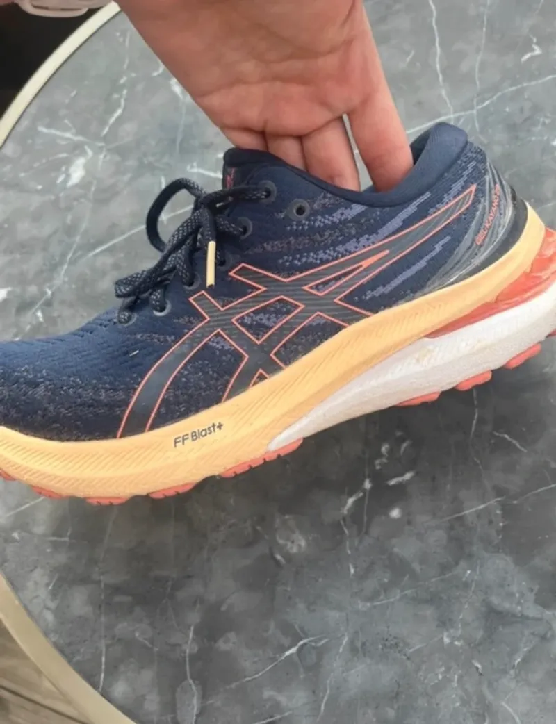 Used Asics gel kayano 29 Running Shoes