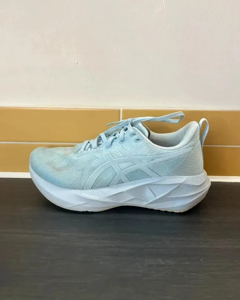 Used Asics Novablast 5 bike — image 9 of 13