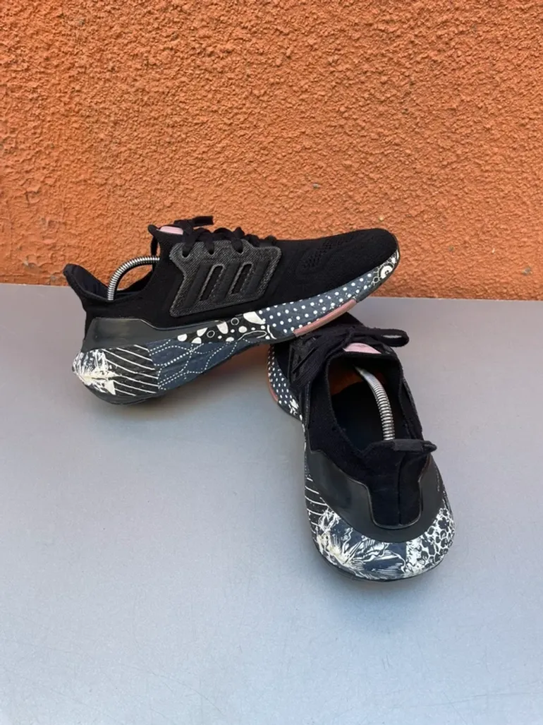 Tweedehands Adidas Ultraboost bike — afbeelding 7 van 10