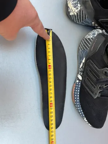 Tweedehands Adidas Ultraboost bike — afbeelding 10 van 10