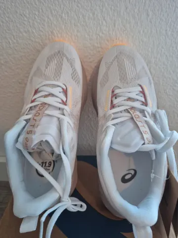 Použité Asics Novablast 5 LE bike — obrázek 4 z 7