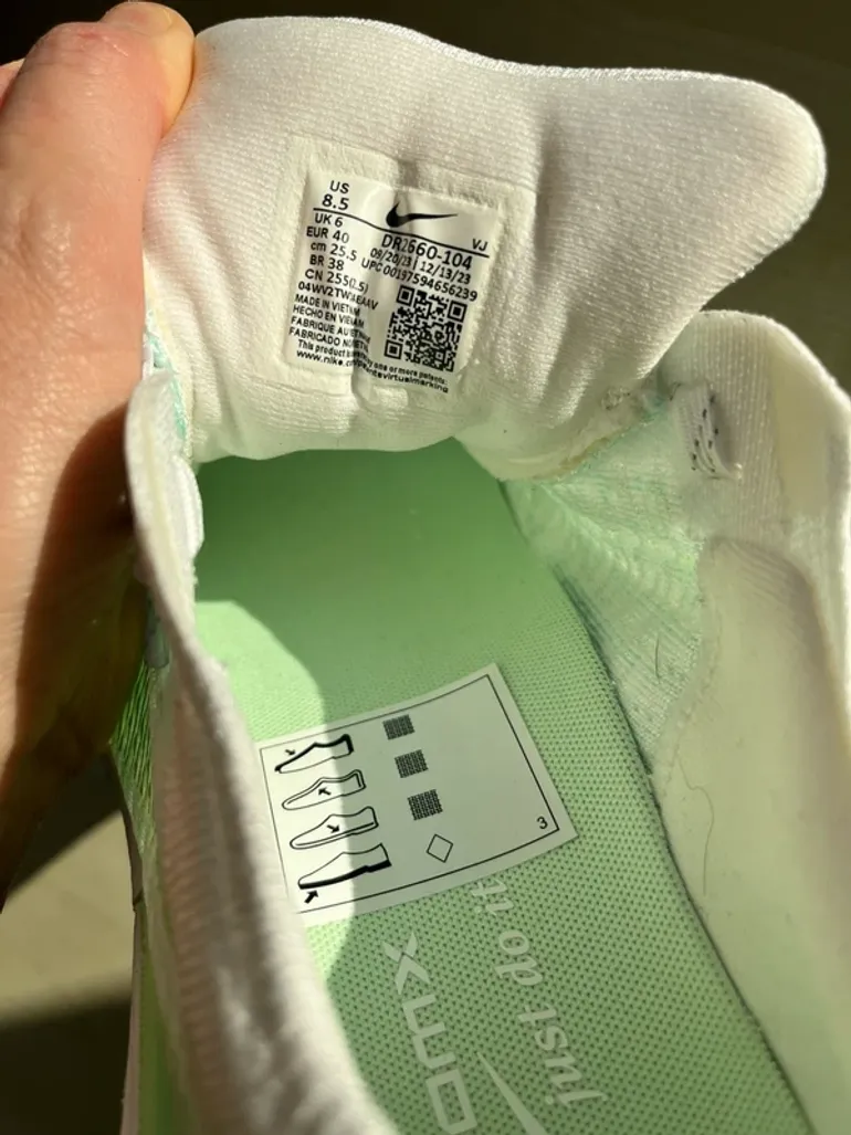 Used Nike ZoomX Invincible Run 3 bike — image 5 of 6