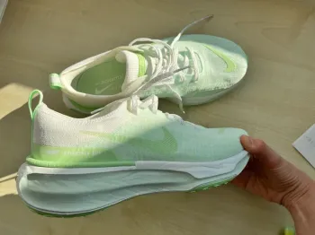 Used Nike ZoomX Invincible Run 3 bike — image 2 of 6