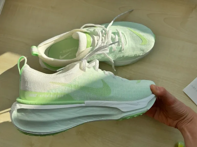 Used Nike ZoomX Invincible Run 3 bike — image 2 of 6
