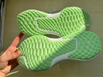 Used Nike ZoomX Invincible Run 3 bike — image 4 of 6